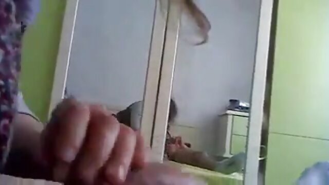 Giocando il donne hot italiane bagnato voyeur