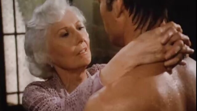 Kleio valentine mature italiane hot culo grandi tette fit bionda si diffonde la sua figa enorme ig