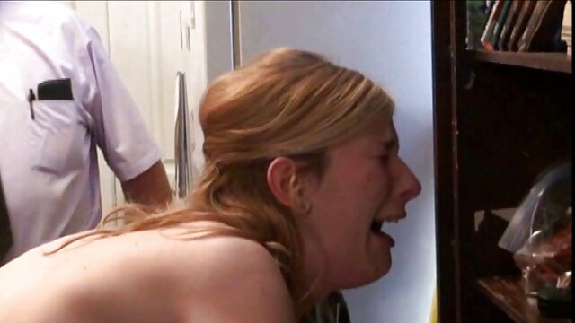 Lizzie scene hot attrici italiane Bell piccolo viso appiccicoso!